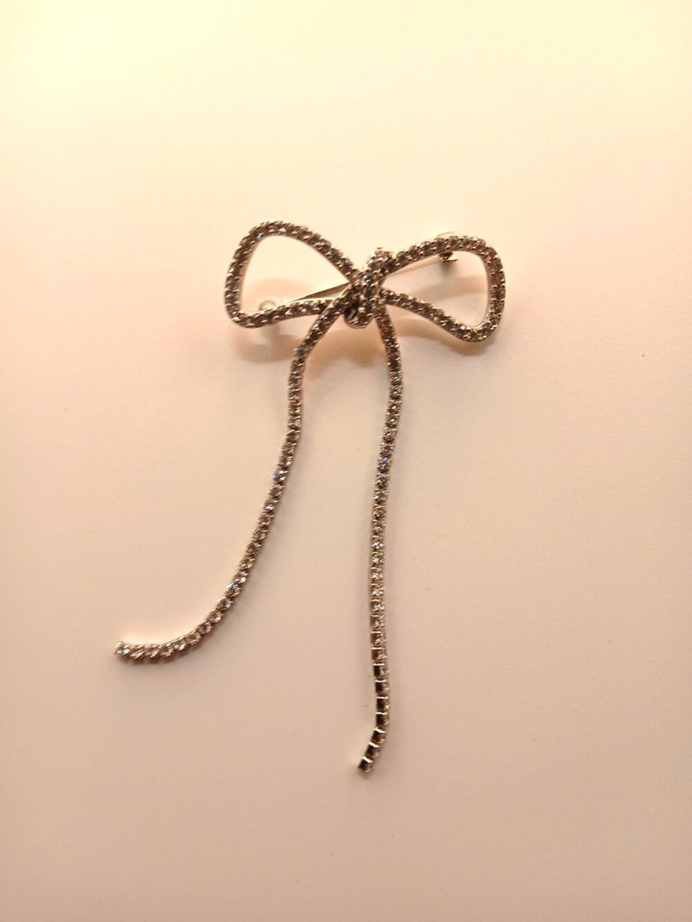 Vintage Style Long Ribbon Crystals Brooch - Picture 6 of 7